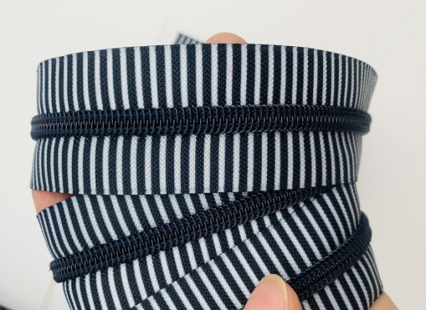 Reissverschluss - Stripes - blue-white